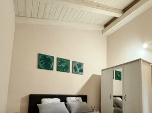 1 室のベッドルーム、WiFi、ベッドシーツ