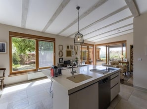 Fridge, dishwasher, coffee/tea maker