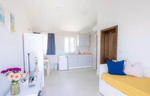 1 bedroom, internet, bed sheets