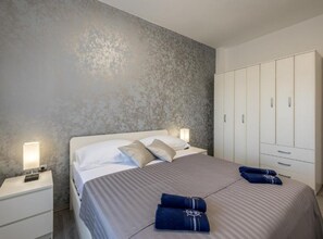 1 makuuhuone, silitysrauta/-lauta, internet, vuodevaatteet