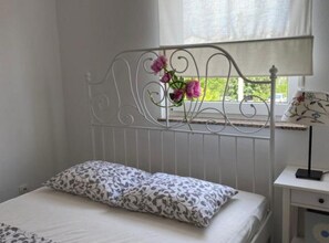 1 sovrum, internet och sängkläder
