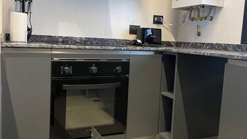 Superior Apartment, City View | Private kitchen