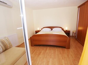 1 bedroom, internet, bed sheets