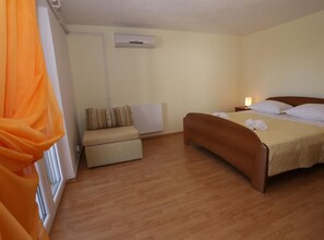 1 bedroom, internet, bed sheets