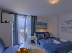 Internet, bed sheets - Sunset Tides Apartments/Terrace & Sea View- Studio (Korcula)