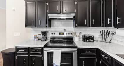 Beautiful home in delightful Perry w/ King Bed