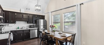 Beautiful home in delightful Perry w/ King Bed