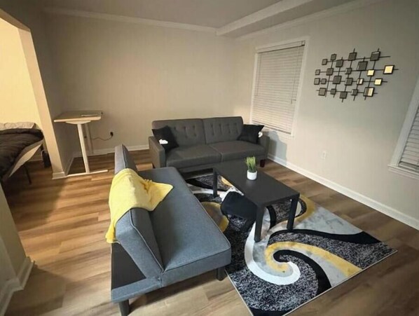 Smart TV - Downtown Getaway/Free Parking (Columbia)