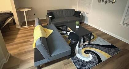 Downtown Getaway/Free Parking