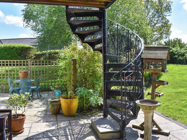 Property grounds - Church View Apartment (Parkham, near Bideford)