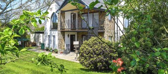 Church View Apartment