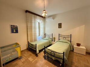 2 Schlafzimmer, Bügeleisen/Bügelbrett, kostenloses WLAN, Bettwäsche