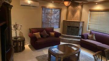 Luxury House, City View | Living area
