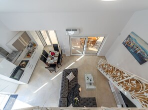 Villa (Three Bedroom House with Pool) | Eget kök | Kylskåp och grytor/köksredskap