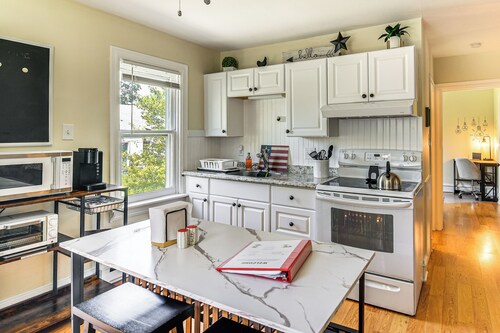 Near Nockamixon State Park: Telford Apt w/ Porch!