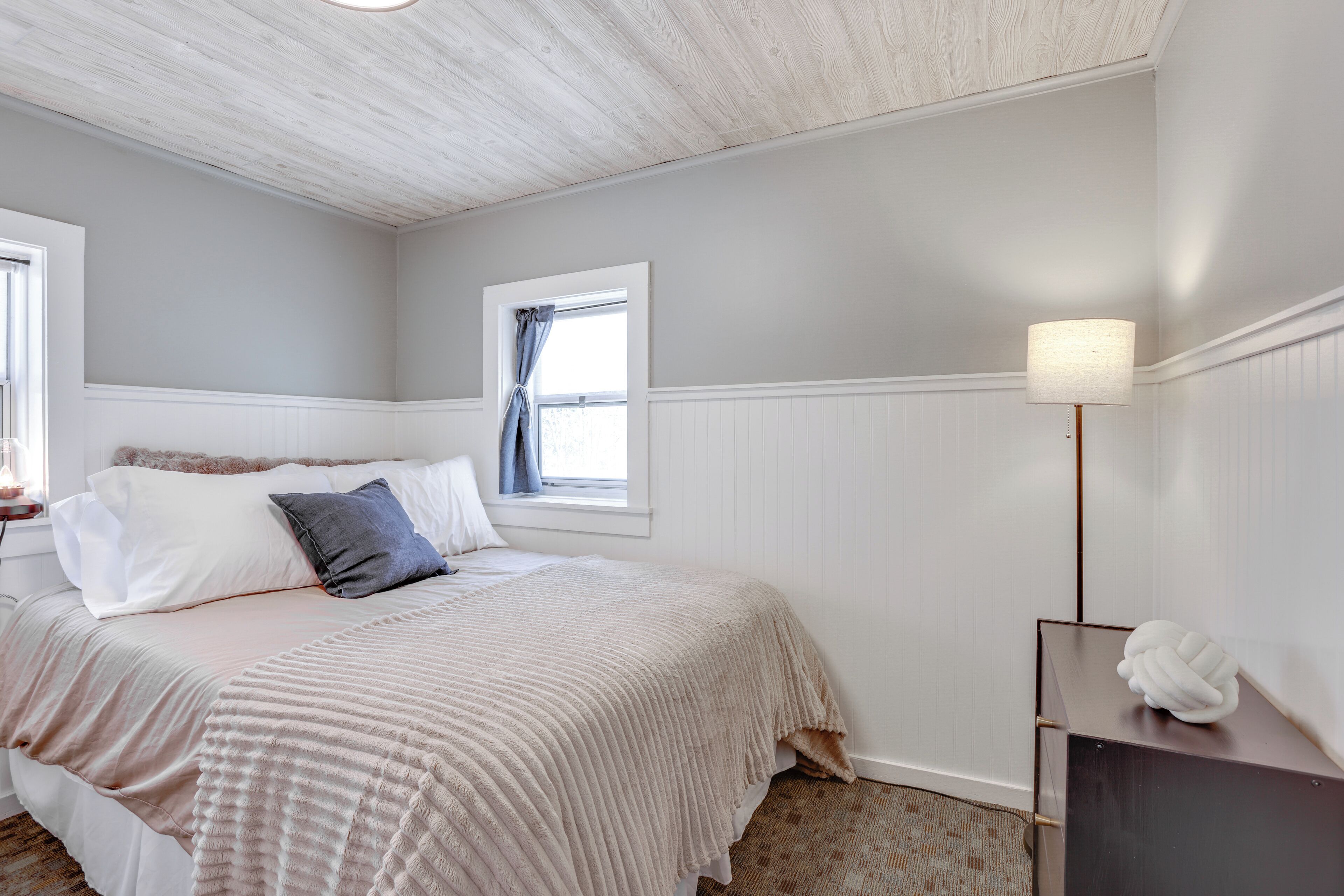 1 bedroom, internet, bed sheets