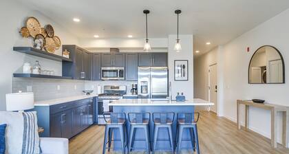 Walk to Beaches: 'Siletz Bay Bliss' Townhome