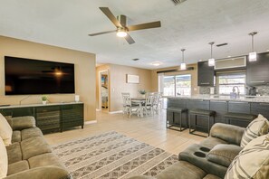 TV - Private Pool & Spacious Yard: Cape Coral Getaway (Cape Coral)