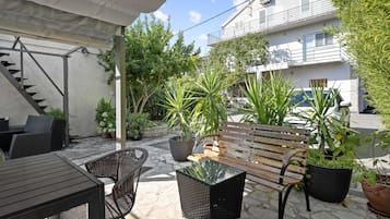 Apartment (One-Bedroom Apartment With Pool) | Exterior