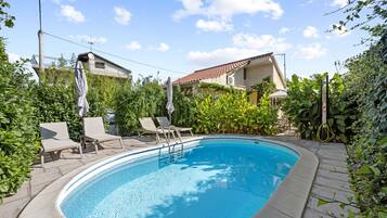 Apartment (One-Bedroom Apartment With Pool) | Outdoor pool