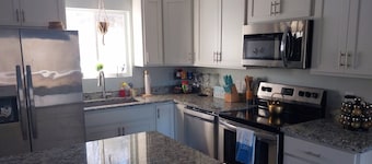 3-bedroom house in charming Falls of Rough with WiFi, AC