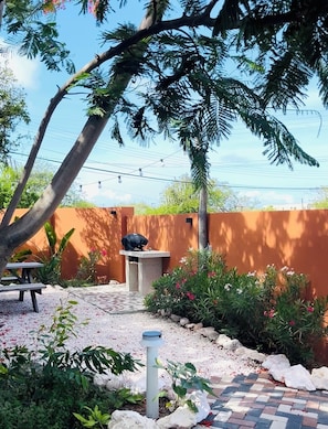 Terrace/patio - Terra77 - Private pool, Detached, Tropical garden, BBQ, 10min Jan Thiel (Willemstad)