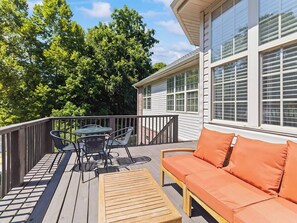 Outdoor dining - Coler Retreat ~ Bike In/Bike Out Coler (Bentonville)