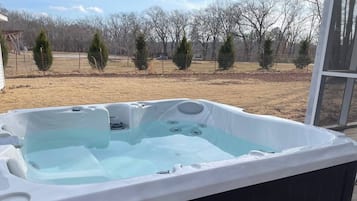 Bain à remous extérieur