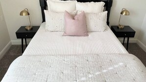 5 Schlafzimmer, Bügeleisen/Bügelbrett, WLAN, Bettwäsche