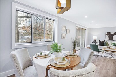 Modern 2-bedroom condo, Walk to metro