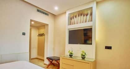 Harbin Gangcheng Hotel (Engineering University Subway Station)