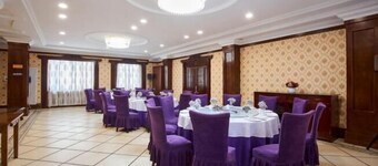 Harbin Gangcheng Hotel (Engineering University Subway Station)