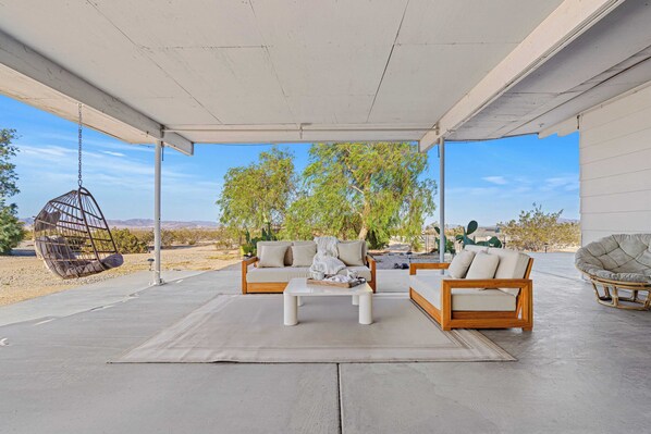 House (5 Bedrooms) | Interior - Sky Ranch Noir Luxe Desert Compound With Pool, Sauna & Stargazing (Joshua Tree)