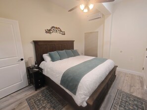 1 habitación, tabla de planchar con plancha, wifi gratis y ropa de cama 