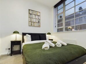 1 habitación, tabla de planchar con plancha, wifi y ropa de cama