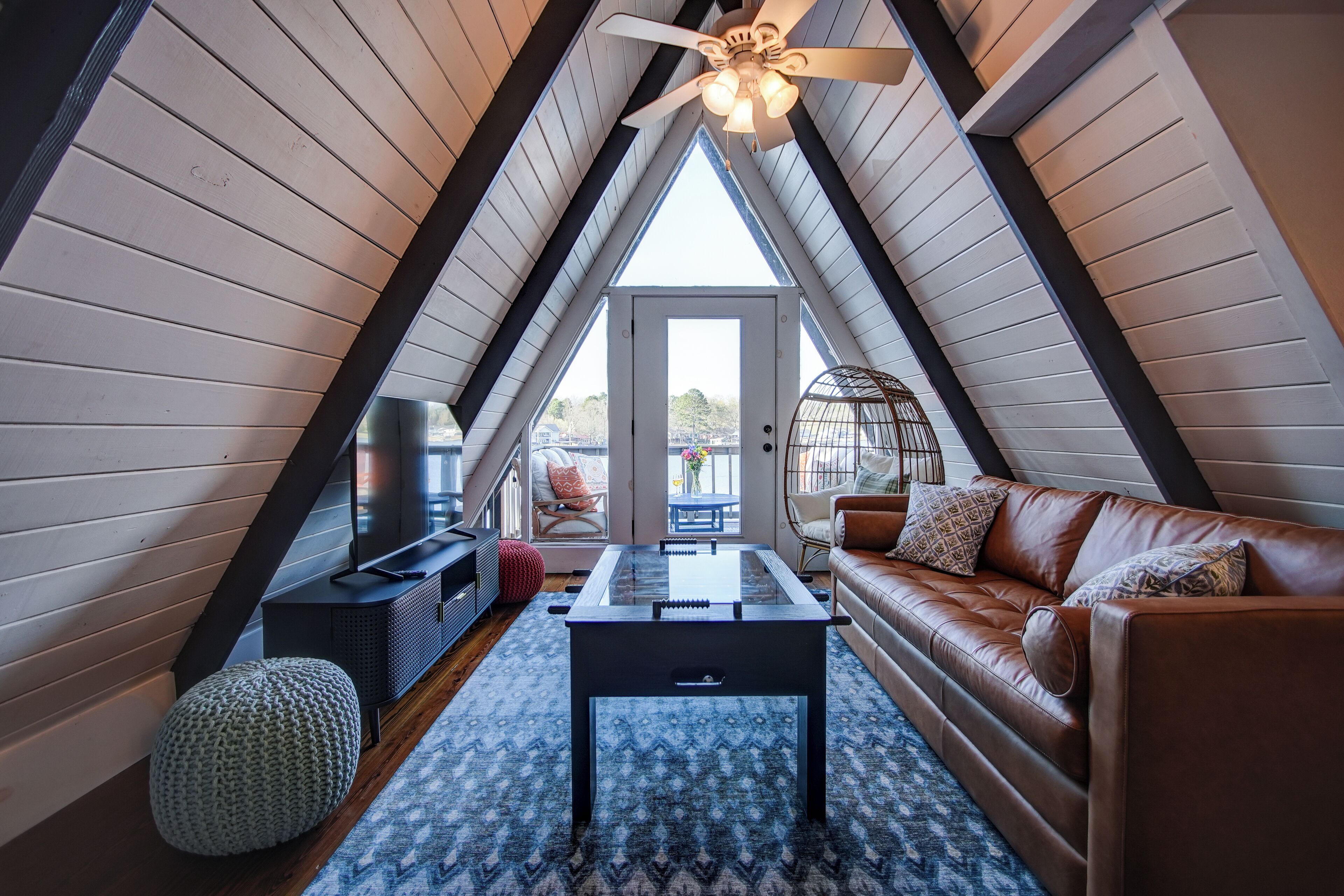 Smart TV, table football