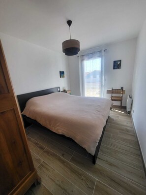 4 chambres, fer et planche à repasser, Wi-Fi