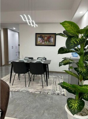 تناول الطعام