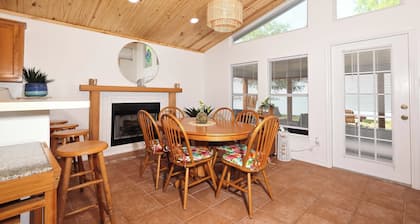 Charming3 Bedroom on Baffin Bay where legends of the speckled trout come to life