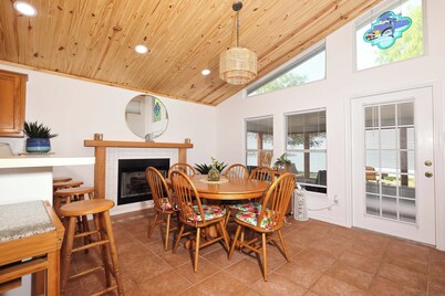 Charming3 Bedroom on Baffin Bay where legends of the speckled trout come to life