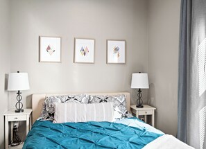 1 bedroom, WiFi, bed sheets - Grand Getaways Apt. #1 in beautiful Duluth, Mn with A/C (Duluth)