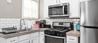 Grand Getaways Apt. #1 in beautiful Duluth, Mn with A/C