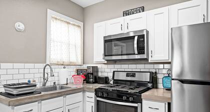 Grand Getaways Apt. #1 in beautiful Duluth, Mn with A/C