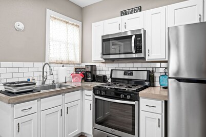 Grand Getaways Apt. #1 in beautiful Duluth, Mn with A/C