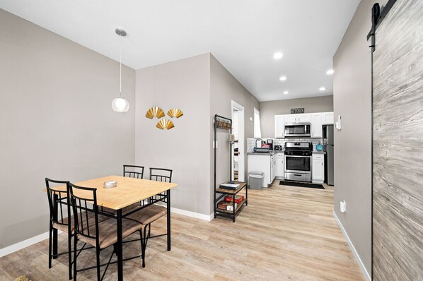 Dining - Grand Getaways Apt. #1 in beautiful Duluth, Mn with A/C (Duluth)