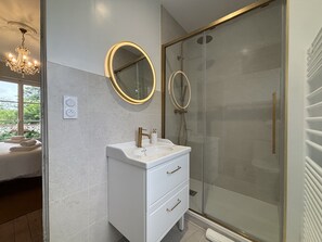 Habitación ejecutiva doble, baño privado, vistas a la piscina | Baño