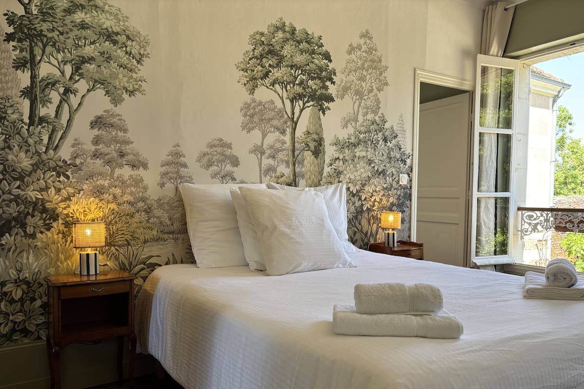 Suite superior, baño privado, vistas a la piscina | Wifi gratis