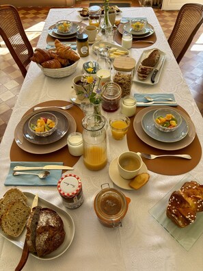 Desayuno continental incluido todos los días 