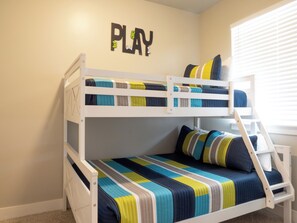 2 bedrooms, travel crib, free WiFi, bed sheets