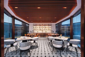 Free daily buffet breakfast - Holiday Inn Express Yibin Xuzhou by IHG (Yibin)